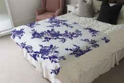 Benjamin Tate Design Roses Print On Polka Dots Blanket in Natural - Size: 120 cm x 150 cm - thumbnail 3