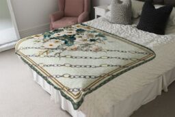 Benjamin Tate Design Flowers & Chain Links Blanket in Natural - Size: 120 cm x 150 cm - thumbnail 3
