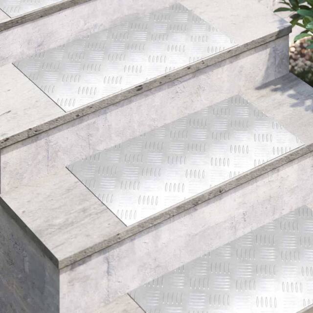 Berkfield Home Modern Aluminium Checker Plates 4 pcs Anti-Slip 60x30 cm in Silver - Size: Medium - image 1