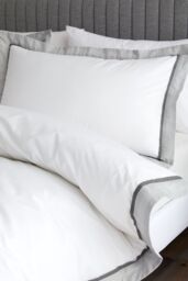 Bianca 'Mayfair' 200 Thread Count Cotton Duvet Cover Set in White - Size: Single - thumbnail 2