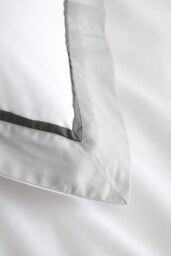Bianca 'Mayfair' 200 Thread Count Cotton Duvet Cover Set in White - Size: Single - thumbnail 3