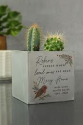 Personalised Memento Company Personalised Robin Memorial Concrete Plant Pot in Grey - thumbnail 3