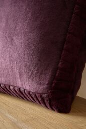 Catherine Lansfield 'Velvet & Faux Fur' 55x55cm Cushion in Plum - Size: 55 cm x 55 cm - thumbnail 2