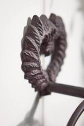 Dibor Cast Iron Towel Ring Love Heart Ornate Towel Rail in Brown - thumbnail 4