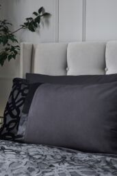 Catherine Lansfield Lattice Cut Velvet Duvet Set in Black - Size: Super King - thumbnail 2