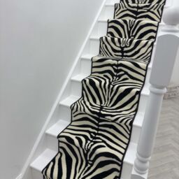 runrug Stair Runner Carpet for Staircases - Soft & Comfy, 9mm - 'Zebra' in White - Size: 70 cm x 660 cm - thumbnail 5