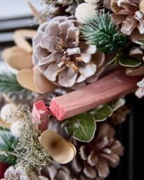 Dibor Pastel Pink Driftwood Xmas Decor Front Door Christmas Wreath 33cm - thumbnail 5