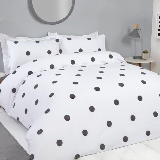 Smart Living Luxury Hotel Quality Tufted Circles Duvet Cover with Pillowcases in White - Size: King - image 1