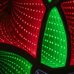 Samuel Alexander 4ft (1.2m) Tall Standing Light up Snowman Infinity Christmas Decoration with Multi-Coloured LEDs - thumbnail 3