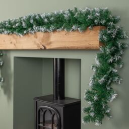 Samuel Alexander 2.7m (9ft) Snow Tipped Green Christmas Garland - thumbnail 7