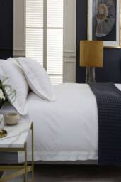 The Lyndon Company Boutique Hotel Hampstead 200 Thread Count Cotton Duvet Cover Set in White - Size: King - thumbnail 4