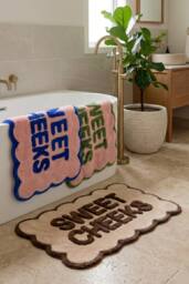 Mooky Mats Sweet Cheeks Scalloped Bath Mat in Chocolate - thumbnail 5