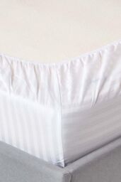 Homescapes Cotton Stripe Fitted Cot Sheets 330 Thread Count, 2 Pack in White - Size: Cot Bed - thumbnail 4
