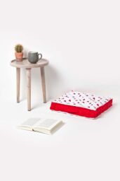 Homescapes Cotton Hearts Floor Cushion in Red - Size: 50 cm x 50 cm - thumbnail 2