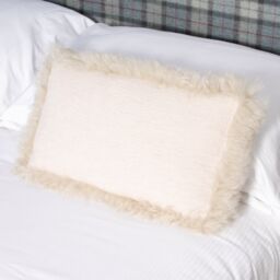 Native Natural Beige Linen Cushion Sheepskin Trim 45x45cm in Cream - Size: 45 cm x 45 cm - thumbnail 3