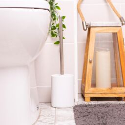 Harbour Housewares Resin Toilet Brush in White - thumbnail 6