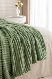 Dyzi Large Supersoft Ribbed Jacquard Fleece Throw Blanket 200 x 240cm in Green - Size: 200 cm x 240 cm - thumbnail 5