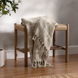Yard Beni Slub Cotton Check Throw in Beige - Size: 130 cm x 180 cm - thumbnail 4