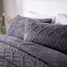 OHS Cable Knit Teddy Fleece 10.5 Tog Coverless Duvet with Pillowcases in Dark Grey - Size: King - thumbnail 2