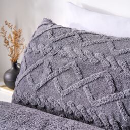 OHS Cable Knit Teddy Fleece 10.5 Tog Coverless Duvet with Pillowcases in Dark Grey - Size: King - thumbnail 3