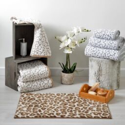 Allure Bath Fashions Leopard Bath Mat Non-Slip in Natural - thumbnail 2