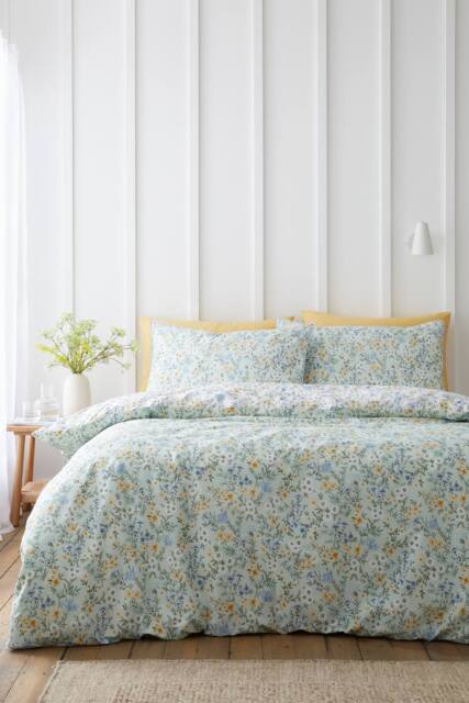 Bianca 'Ditsy Floral' 200 Thread Count Cotton Reversible Duvet Cover Set in Green - Size: King - image 1