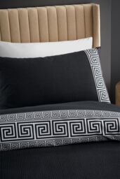 Catherine Lansfield 'Artemis Greek Key' Reversible Duvet Cover Set in Black - Size: King - thumbnail 3
