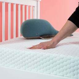 Nöa and Nani Jakko Double Mattress Hypoallergenic High Density Foam in White - thumbnail 1