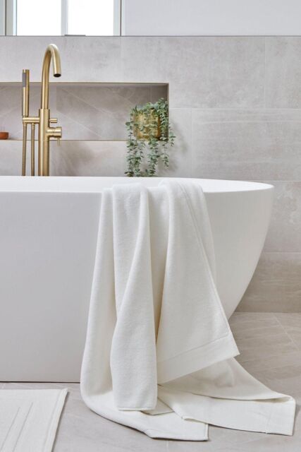 CHRISTY 'Luxe' Elegant 100% Turkish Cotton 730GSM Towels in White - image 1
