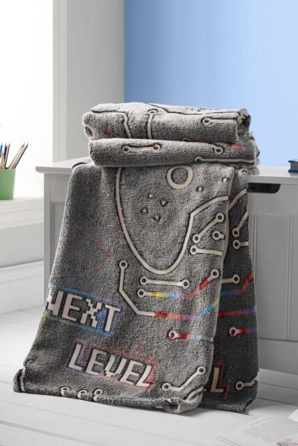 Catherine Lansfield 'Game Over' Glow in the Dark Fleece Cosy Fleece Blanket Throw in Black - Size: 130 cm x 170 cm - image 1