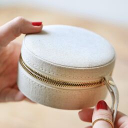 Lisa Angel Women's Natural Linen Round Jewellery Case - thumbnail 1