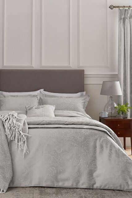 1951 'Kina' Cotton Duvet Cover Set in Silver - Size: Super King - image 1