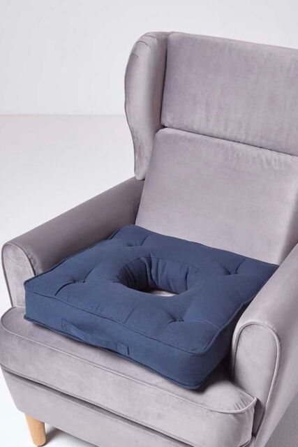 Homescapes Pressure Relief Armchair Booster Cushion in Navy - Size: 50 cm x 50 cm - image 1