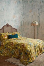 Edinburgh Weavers Morton 200 Thread Count Floral Premium Cotton Sateen Piped Duvet Cover Set in Yellow - Size: Super King