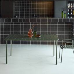 sweeek 6-8 seater rectangular steel garden table in Khaki - thumbnail 4