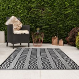 JVL Lightweight Reversible Plastic Woven Outdoor Rug, 120x170cm, ZigZag in Black - Size: 120 x 180 cm - thumbnail 7