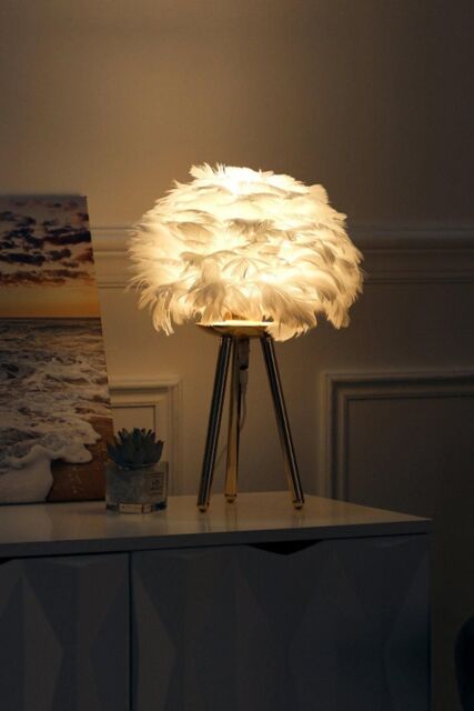 Elegant Feather Design Bedside Table Lamp