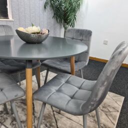 KOSY KOALA Dining Table & 4 Chairs Grey Round Table With 4 Grey Velvet Chairs Dining Room Furniture in Brown - thumbnail 4