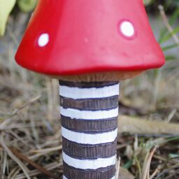 Marco Paul 4pc Toadstool Miniature Garden Ornaments Set in Red - thumbnail 7