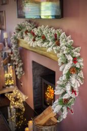 Marco Paul Luxury Large 9ft Snow Dusted Christmas Garland in Green - thumbnail 2