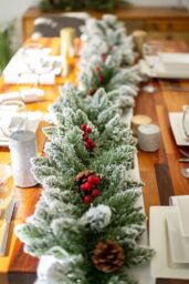 Marco Paul Luxury Large 9ft Snow Dusted Christmas Garland in Green - thumbnail 3