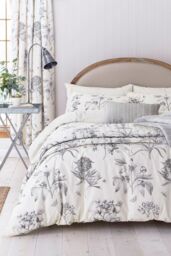 Sanderson 'Etchings & Roses' Cotton Cushion in Silver - Size: 50 cm x 30 cm - thumbnail 4