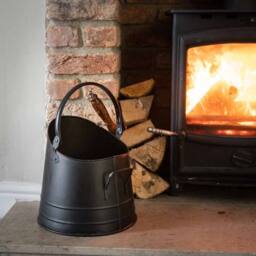 Lemon Pavilion Furniture and Decor Coal Bucket with Teak Handle Shovel, Steel, L22 x W25 x H28 cm, Black - thumbnail 3