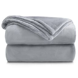 Velosso Plain Flannel Faux Blanket with Soft Touch in Silver - Size: 150 cm x 200 cm - thumbnail 2