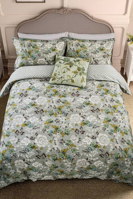 English Heritage 'Eagle House Damask' Cotton Duvet Cover Set in Green - Size: Super King - image 1
