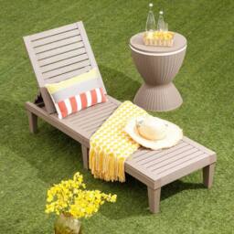 Costway Outdoor Chaise Lounge Chair Adjustable Patio Lounge Recliner Chair in Brown - thumbnail 3
