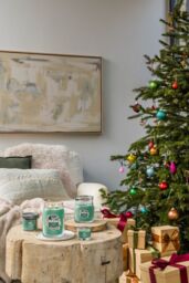 Yankee Candle Women's Signature Medium Jar Holiday Winterfest - thumbnail 2
