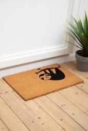 Orsina Baby Sloth Doormat in Brown - Size: 100 cm diameter - thumbnail 3