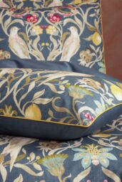 Edinburgh Weavers Songbird Floral Birds Luxury Cotton Piped Duvet Cover Set in Navy - Size: Double - thumbnail 4