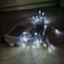 Samuel Alexander 5m Battery Operated Christmas String Lights with 50 Cool White LEDs on Clear Cable - thumbnail 2